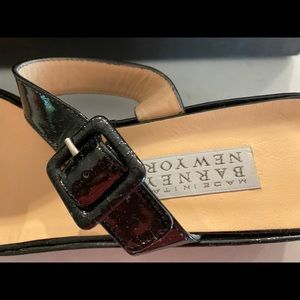 Barney’s New York wedge heel sandal, black size 8